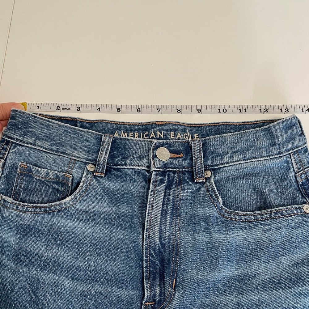 American Eagle Highest Rise Mom Jeans Destroyed Destructed Medium Blue Wash - Picture 9 of 11